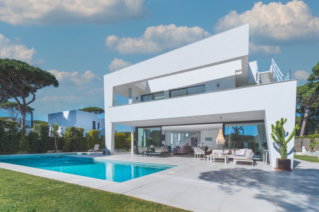 fotografia-inmobiliaria-piscina-lujo-cadiz-1